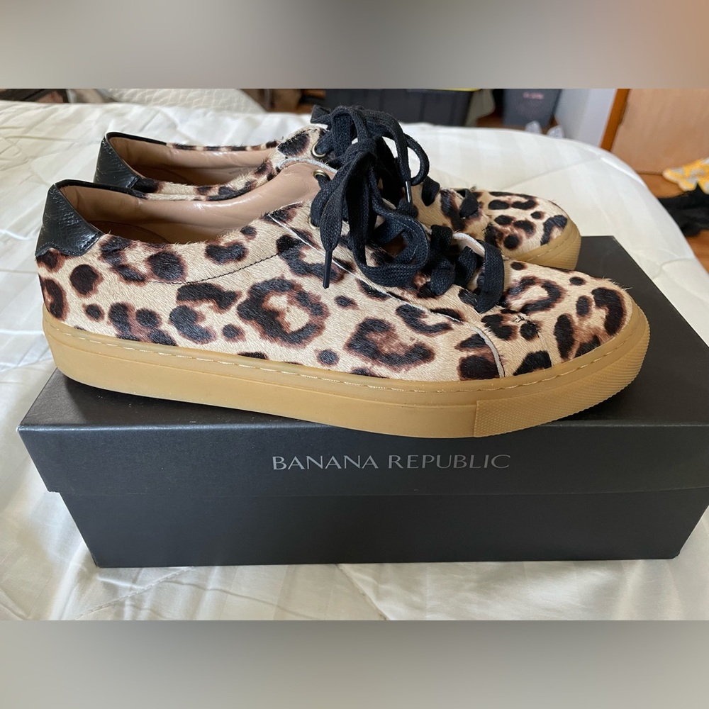 Banana Republic Cheetah lace up sneakers